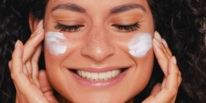Hoe weet je of een product ook tegen uv-A beschermt? (De SPF zegt er niets over namelijk)